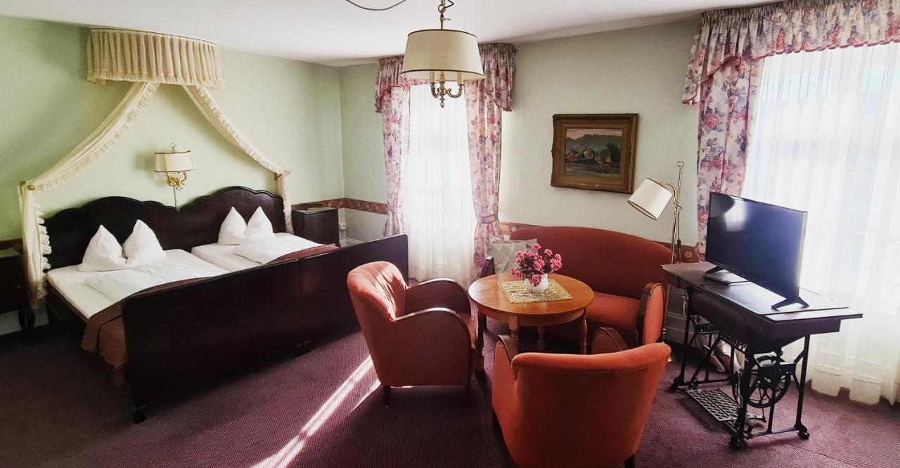 Historisches Hotel Zum Schwan Bad Karlshafen Ngoại thất bức ảnh