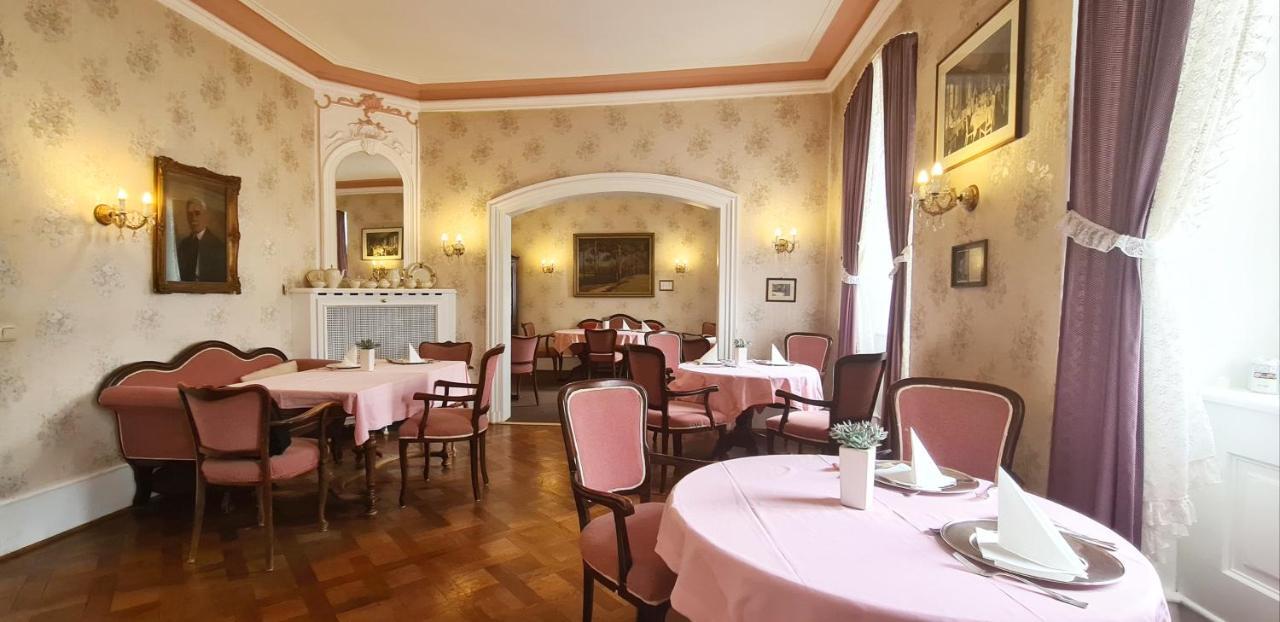 Historisches Hotel Zum Schwan Bad Karlshafen Ngoại thất bức ảnh
