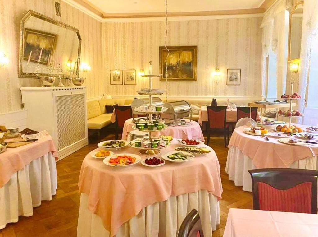 Historisches Hotel Zum Schwan Bad Karlshafen Ngoại thất bức ảnh
