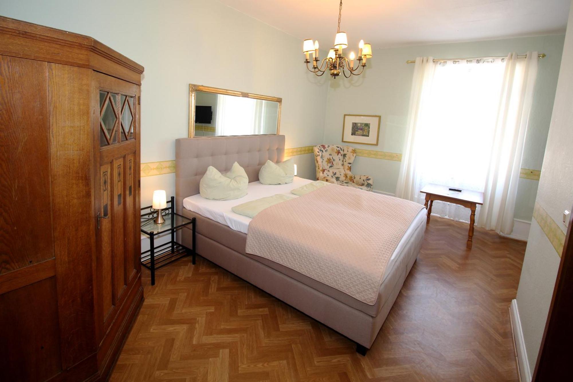 Historisches Hotel Zum Schwan Bad Karlshafen Ngoại thất bức ảnh