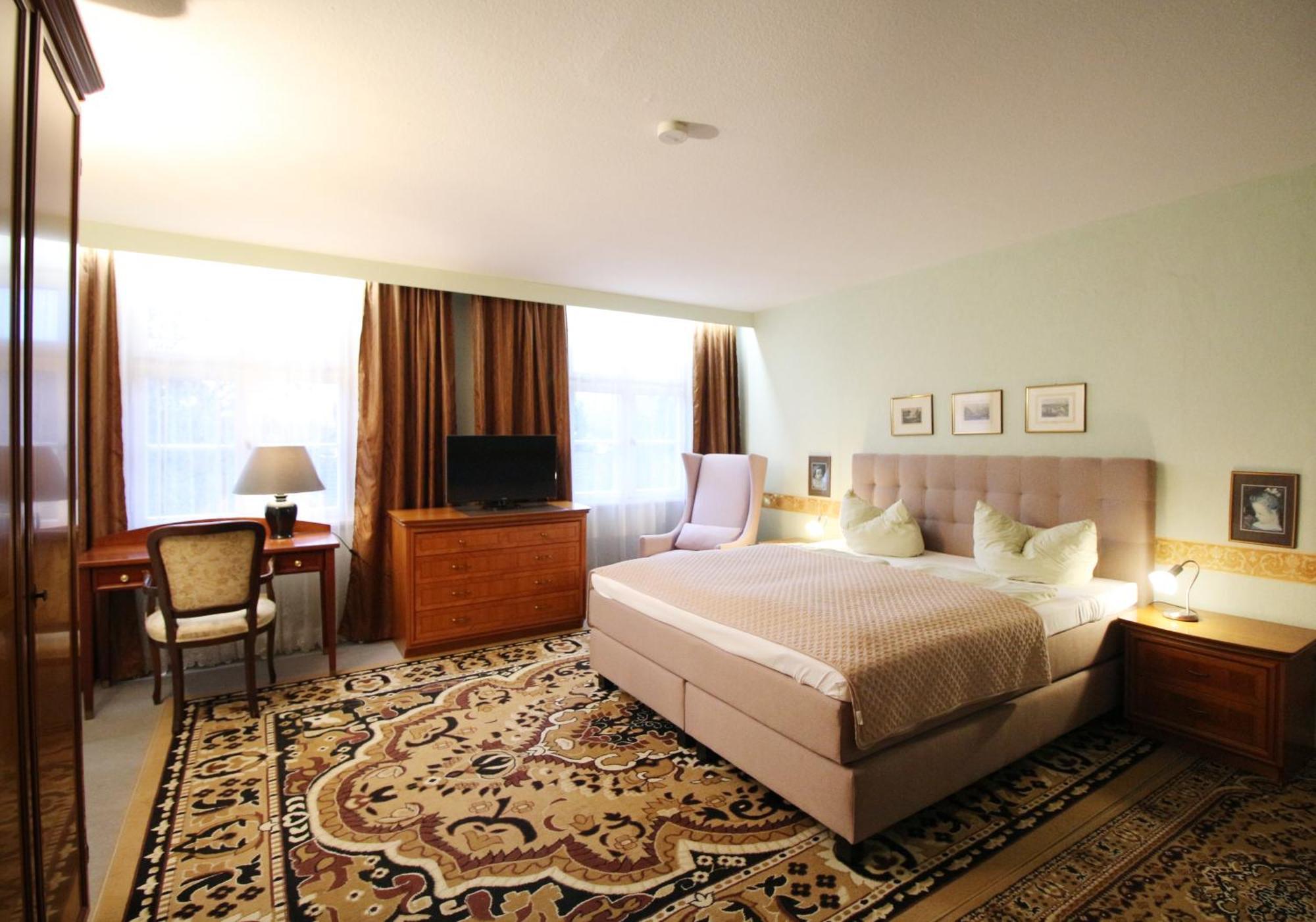 Historisches Hotel Zum Schwan Bad Karlshafen Ngoại thất bức ảnh