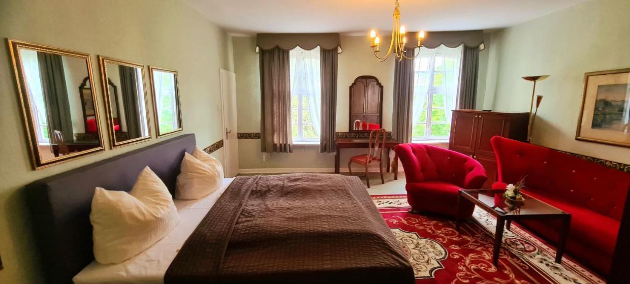 Historisches Hotel Zum Schwan Bad Karlshafen Ngoại thất bức ảnh